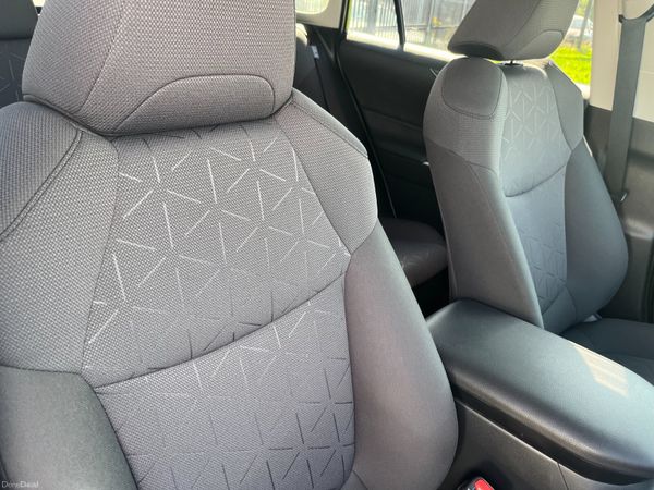 TOYOTA RAV 4 2020, 2.5 4WD HYBRID AUTO LOW KMS 391154072