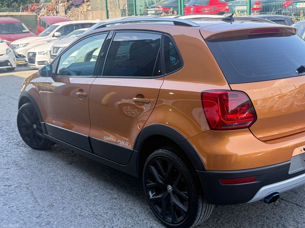 2015 Volkswagen Polo Cross Automatic 391181720