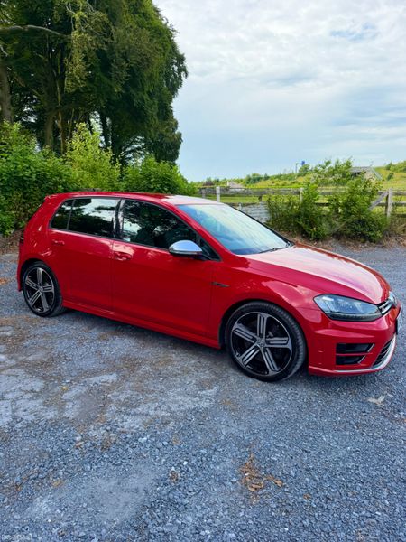 Volkswagen Golf R | 2017 |13,000 KM | 4 MOT AWD | 391100076