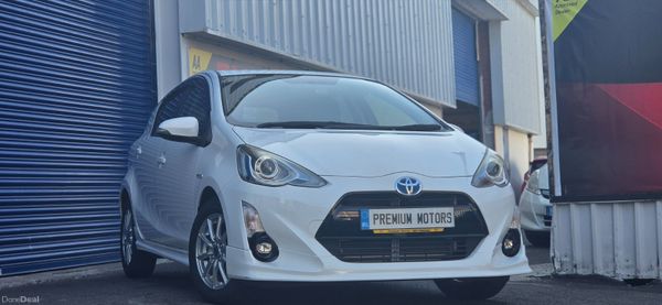 Toyota Aqua leather heated  seats 391102890