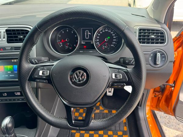 2015 Volkswagen Polo Cross Automatic 391128798