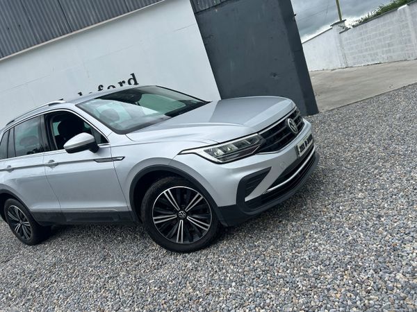 Volkswagen Tiguan 2021 391242156
