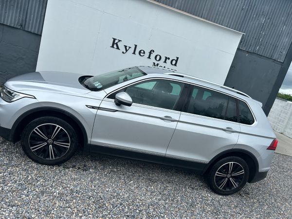 Volkswagen Tiguan 2021 391242166