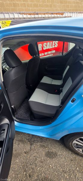 Toyota Aqua Hybrid 391253370
