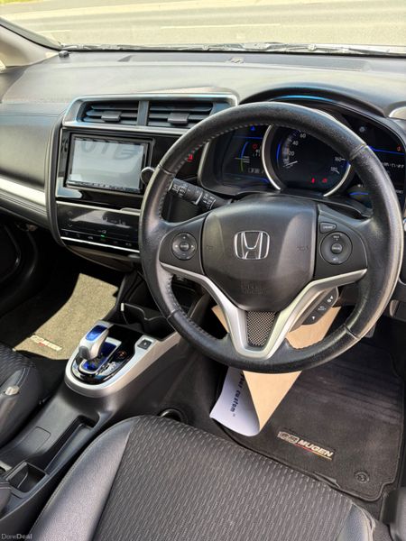 2015 Honda Fit (Jazz) 1.5 Hybrid Auto 391217466