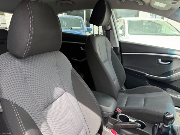 Hyundai i30 DELUXE 391379472