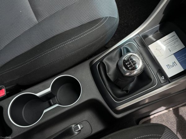 Hyundai i30 DELUXE 391379474