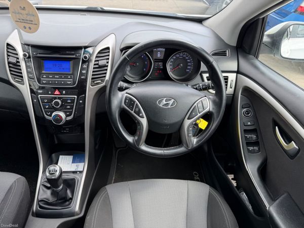 Hyundai i30 DELUXE 391379480