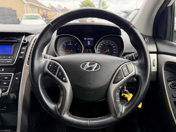 Hyundai i30 DELUXE 391379482