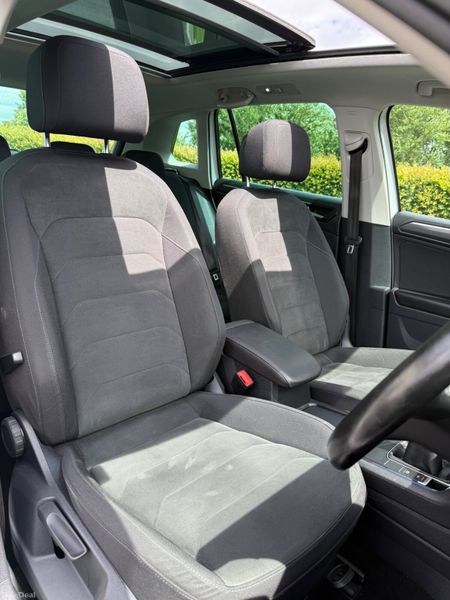 2019 Volkswagen Tiguan R-Line Panoramic Sunroof 391391840