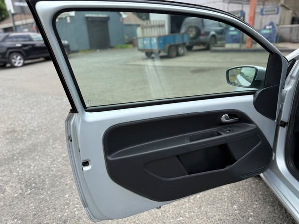 VW UP 2012 1.0L AUTOMATIC PETROL 391480296
