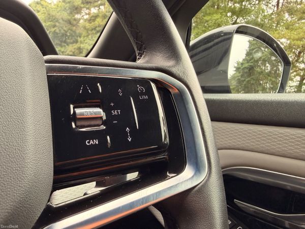 Land Rover Range Rover Evoque 2022 391486554