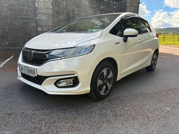 Honda Fit 2018  Automatic Hybrid 391437172