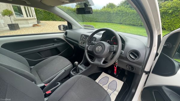Volkswagen up! 2012 low miles 391550260