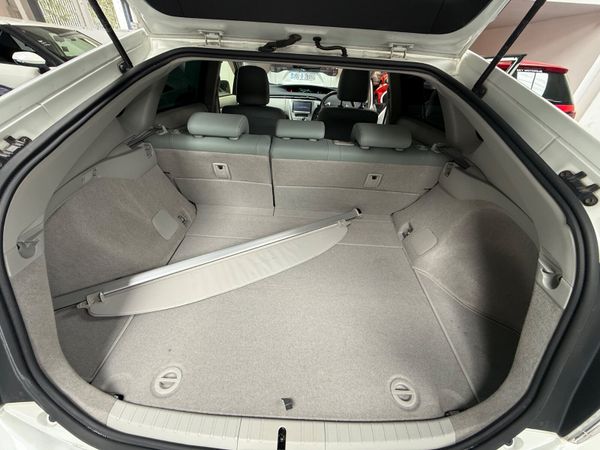 Toyota Prius 2015 391582586