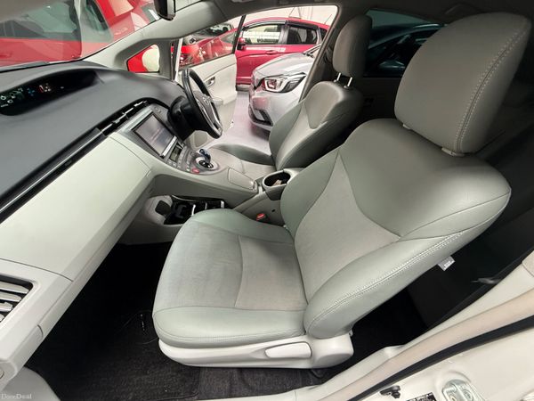 Toyota Prius 2015 391582588