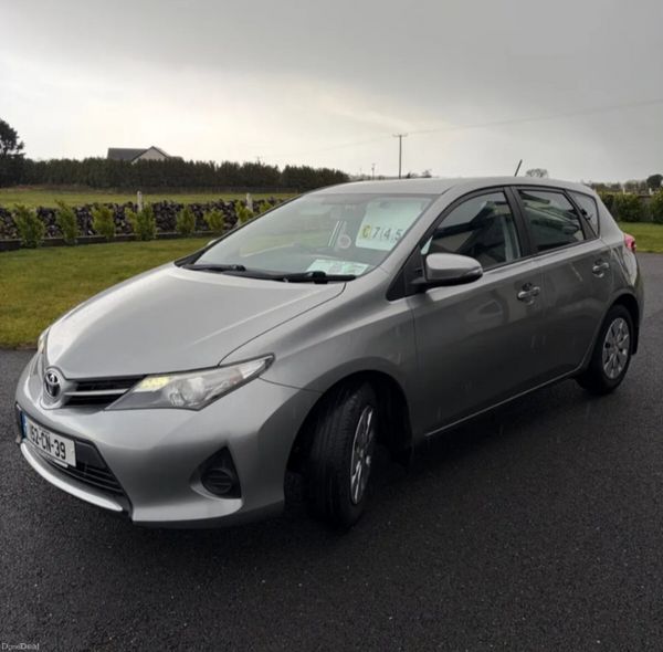 Toyota Auris 2015 391503230
