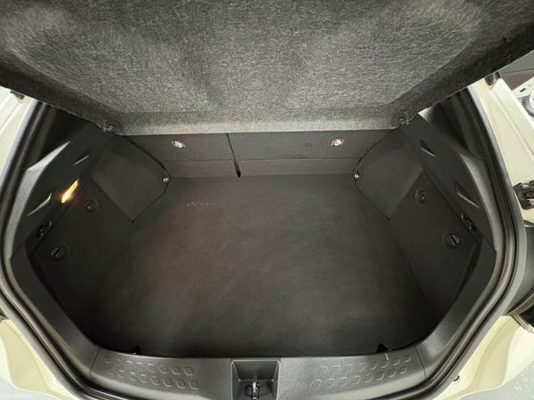2017 Toyota C-HR 1.8 Hybrid Auto, Top Specs 391535124