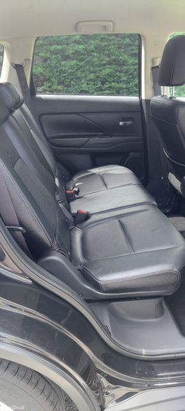 Mitsubishi Outlander 2017 391698616