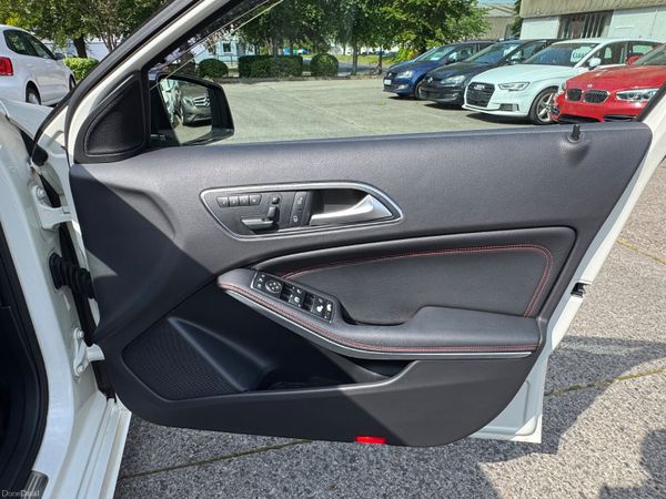 Mercedes A180 AMG SPORT 391698916
