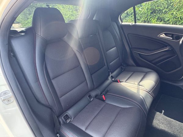 Mercedes A180 AMG SPORT 391698924