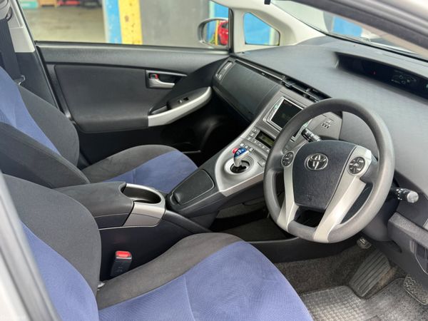 2014 Toyota Prius Hybrid Automatic 391616448