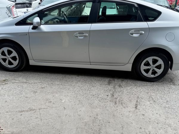 2014 Toyota Prius Hybrid Automatic 391616450