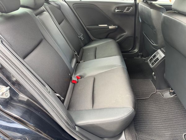 2015 Honda Grace 1.5 Hybrid Automatic 391775358