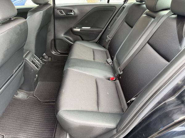 2015 Honda Grace 1.5 Hybrid Automatic 391775366