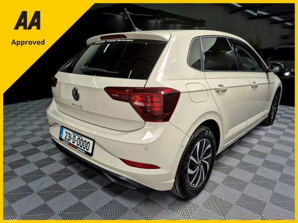 🚗 2023 Volkswagen Polo Active DSG 44000km 🚗 391720280