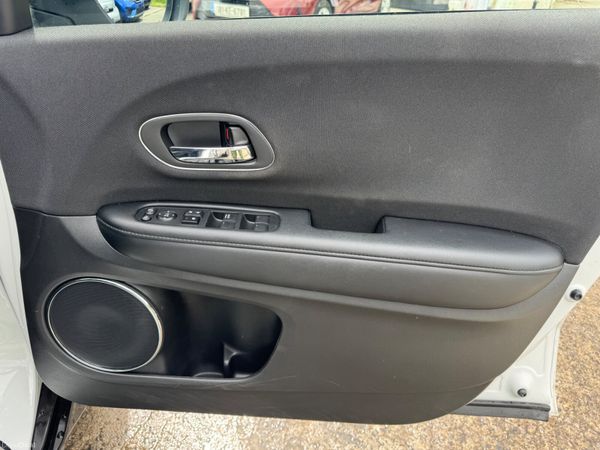 Honda Vezel 2020 1.5 HYBRID AUTOMATIC 42000KM ONLY 391723814