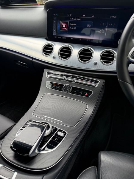 Stunning 201 Mercedes-Benz E220d Avantgarde! 391838940