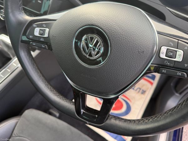 Volkswagen Passat 1.6 TDI R Line 391992196