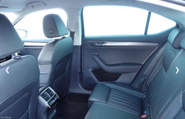 Skoda Superb 2022 391998976