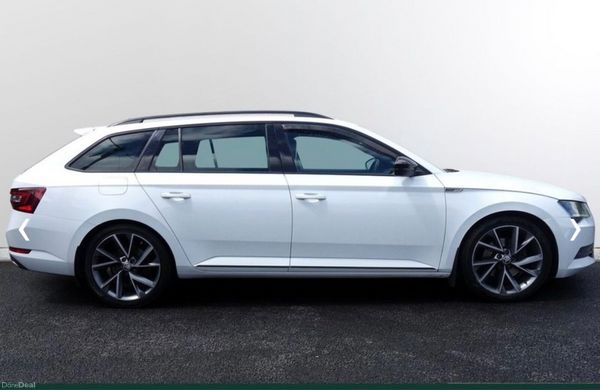 Skoda Superb 2018 391999928
