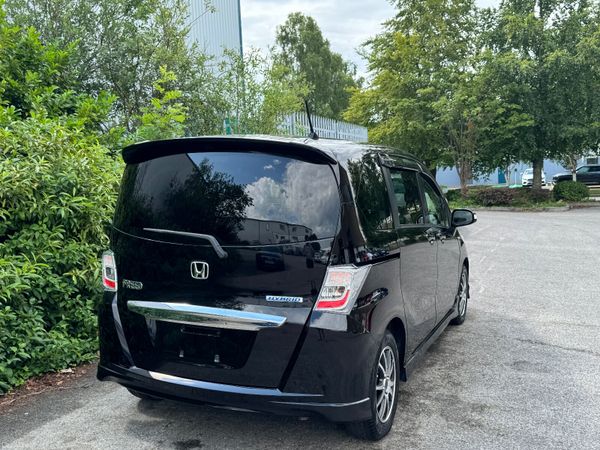Honda Freed Hybrid 6 seats 391908768