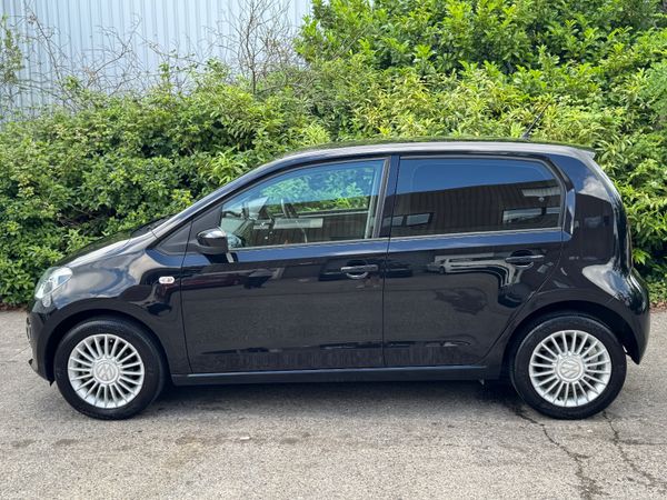 Volkswagen Up! 2016 Low KM 391909858