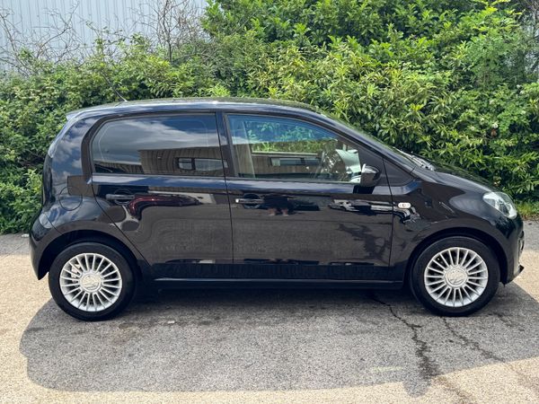 Volkswagen Up! 2016 Low KM 391909822