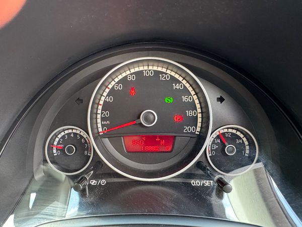 Volkswagen Up! 2016 Low KM 391909838