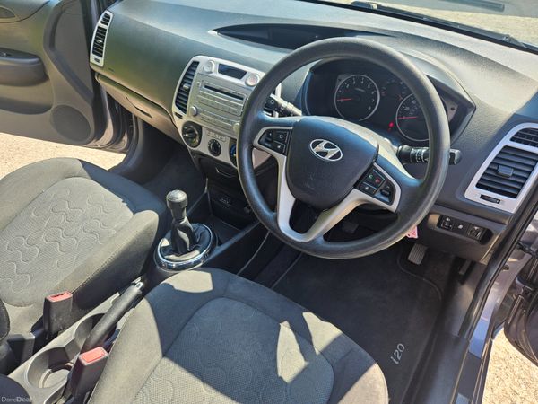 Hyundai i20 2012 1.2cc 5 door, low mileage 392047554