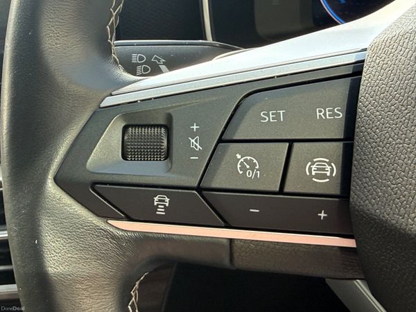 *Hybrid* Stunning 221 Seat Leon! 392067494
