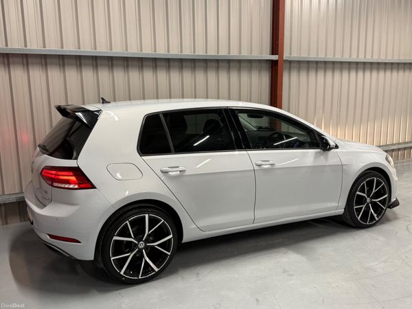 2017 Volkswagen Golf 1.6TDI 392080952