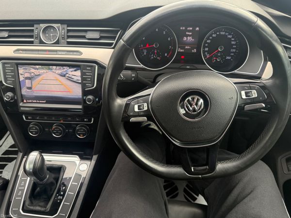 Volkswagen Passat 2016 392011544