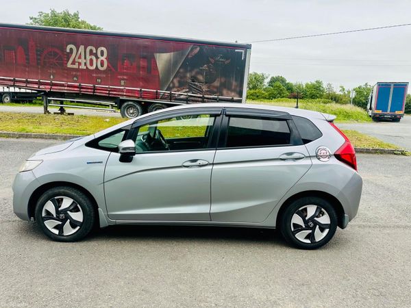 HONDA FIT 2013 1.5L GP5 AUTOMATIC PETROL HYBRID 392189356