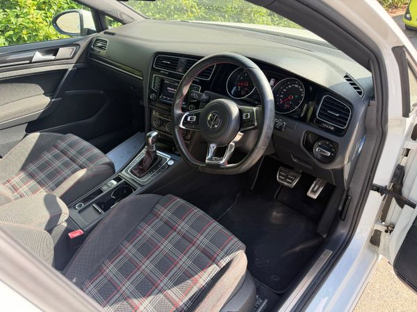 Volkswagen Golf GTI Automatic 392199580