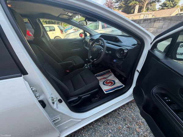 Toyota Aqua 2019 392275498