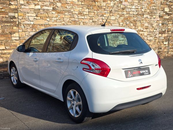 141 Peugeot 208 1.2 Petrol 392362102