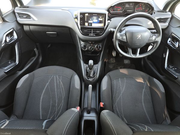 141 Peugeot 208 1.2 Petrol 392362106