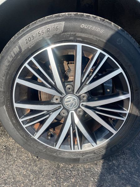 172 VW Golf.. Auto.. One Owner.. F.S.H 392371860