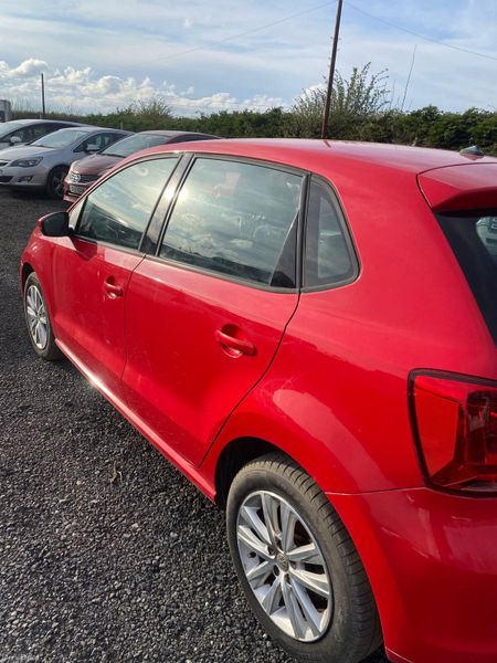 Volkswagen Polo 2016 automatic low mileage 392375684